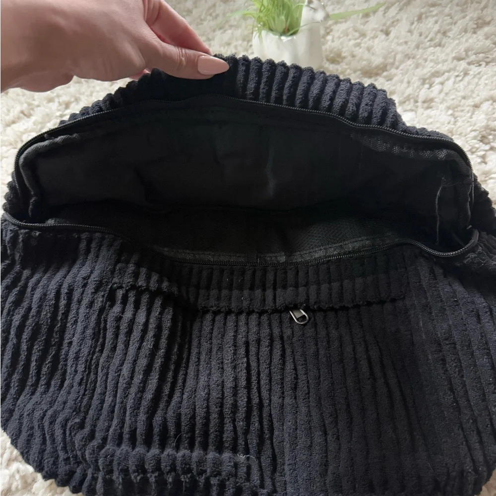 Brand new cute unique black fuzzy oversized over the shoulder purse hand…